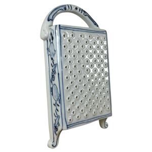 Vtg Meissen 'Blue Onion' Porcelain garlic Grater - good condition Wall Hanger